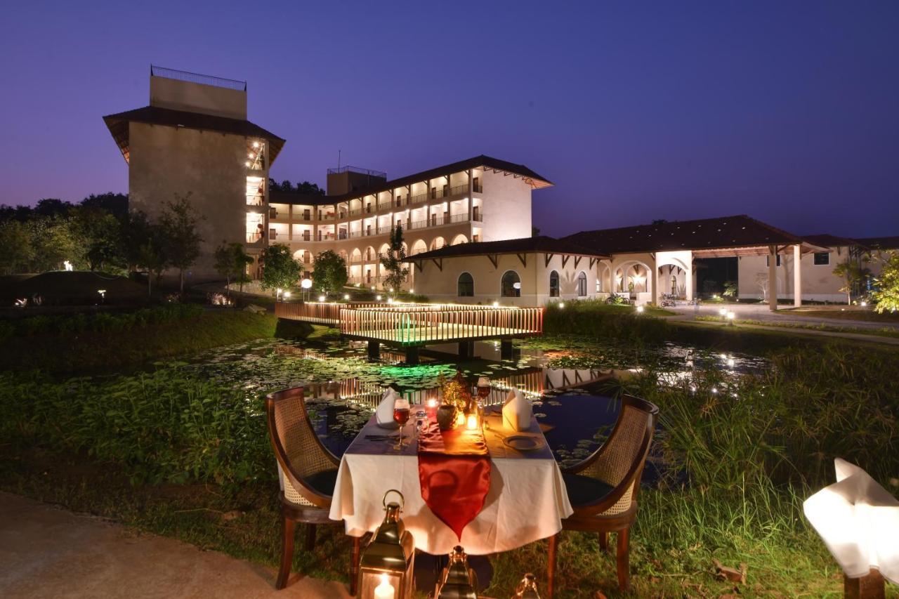 Bhanu The Fern Forest Resort & Spa, Jambughoda Экстерьер фото