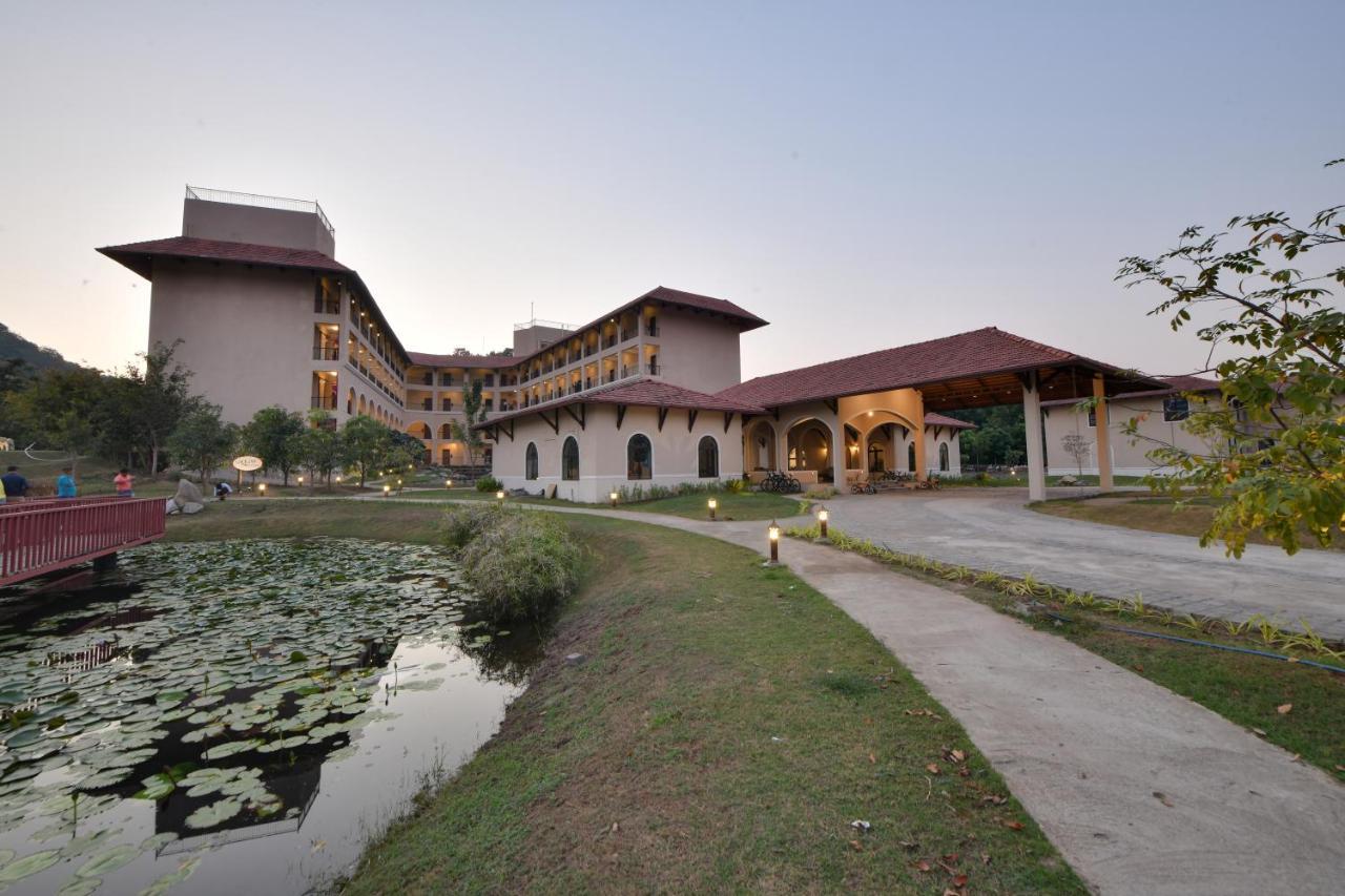 Bhanu The Fern Forest Resort & Spa, Jambughoda Экстерьер фото