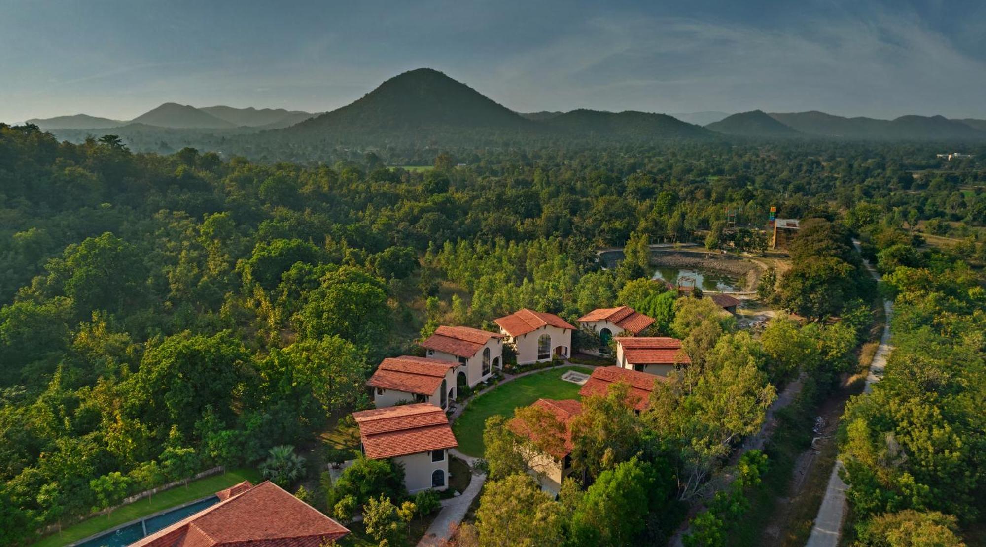 Bhanu The Fern Forest Resort & Spa, Jambughoda Экстерьер фото